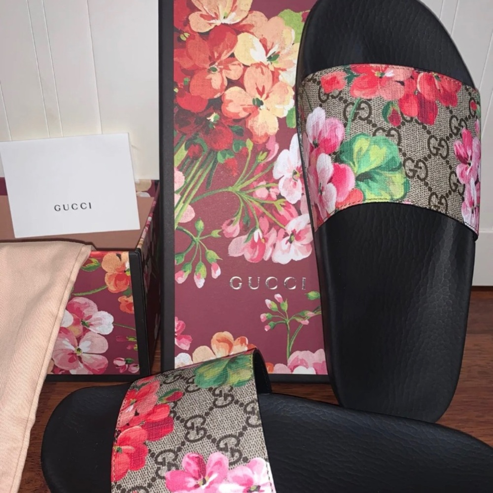 ISO- authentic Gucci slides Size 39 or 40.